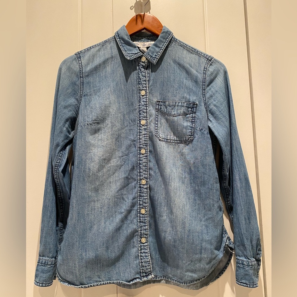 Old Navy chambray button-up shirt